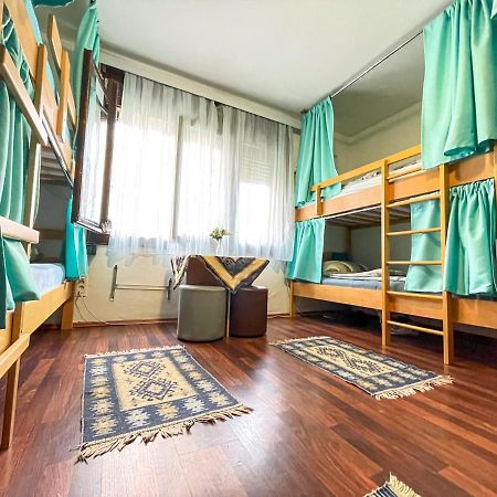 Hi Skopje Hostel Eksteriør billede